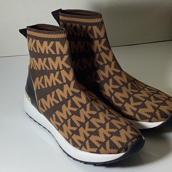 Skyler Logo Stretch Knit Sock Sneaker - Picture 9 of 9